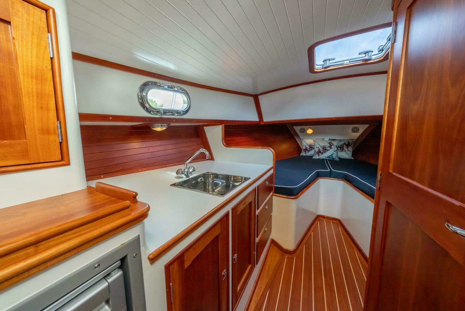 2020 CH Marine Shelter Island Nomad - Image 3