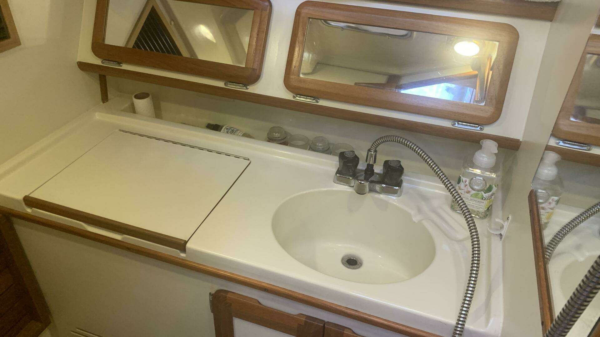 1991 Hunter 30 T - Image 19