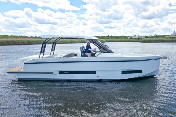 2026 De Antonio Yachts D32