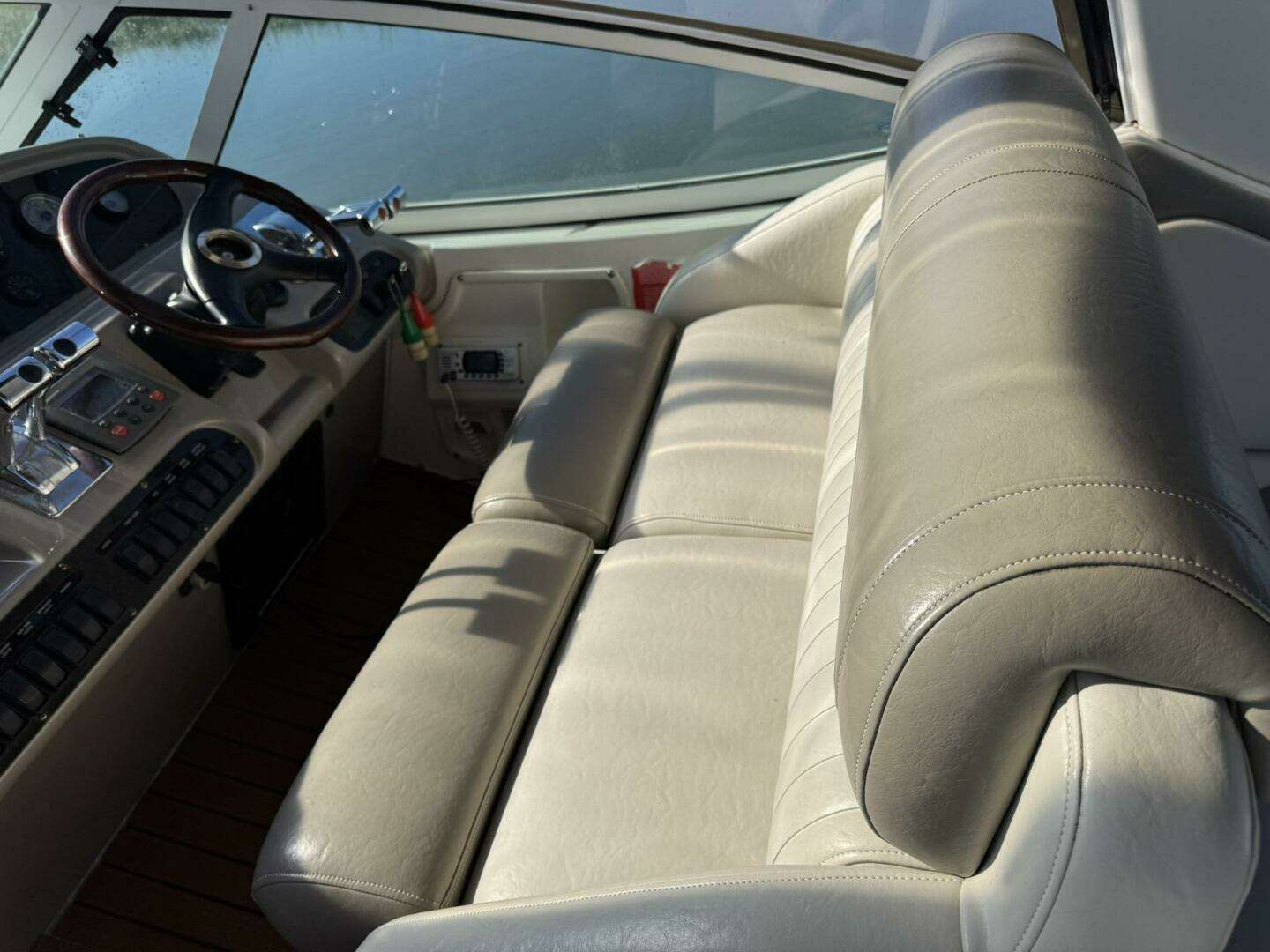 2003 Cruisers Yachts 3772 - Image 34