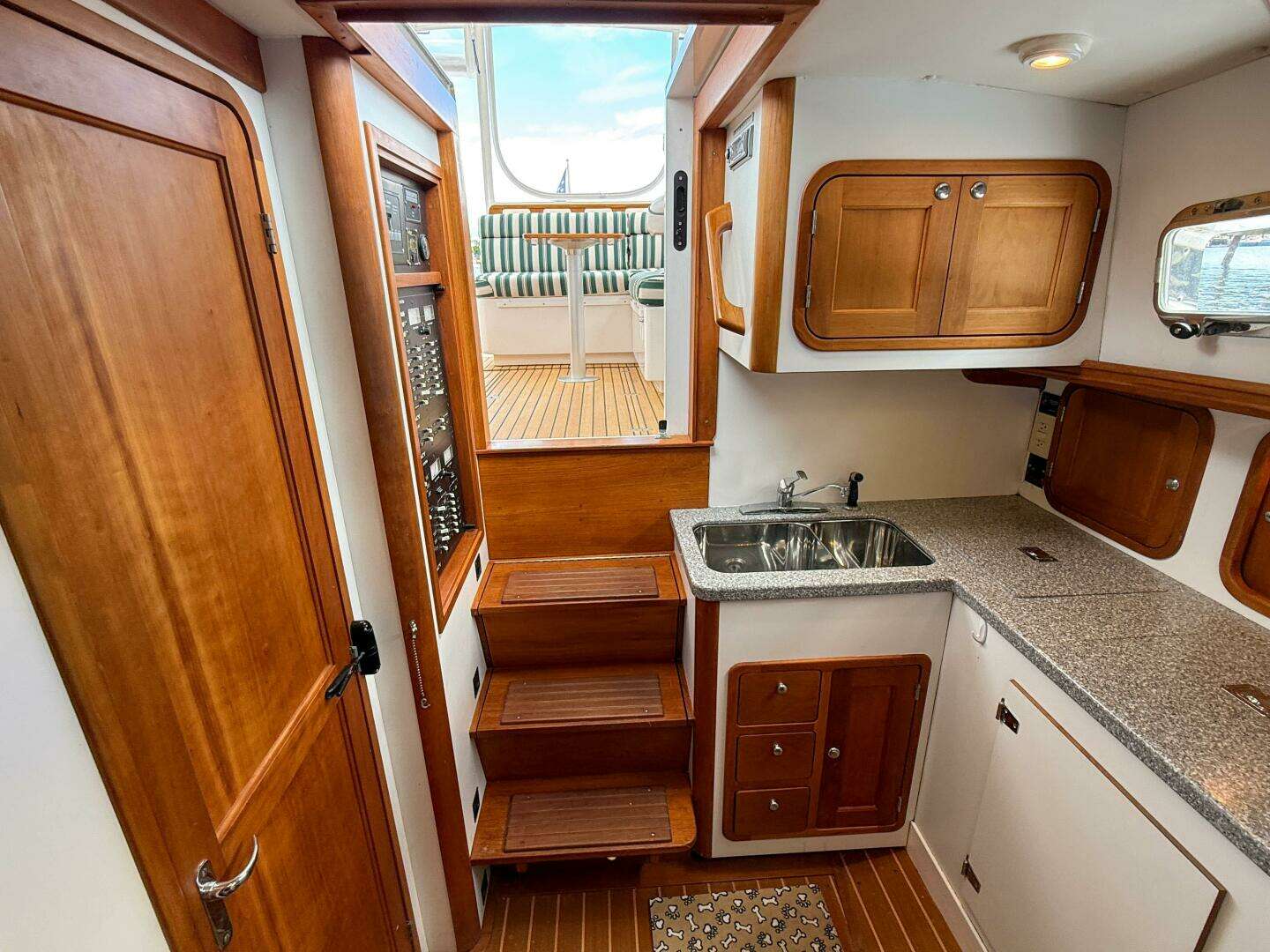 2002 Legacy 34 Express Twin Jet - Image 32