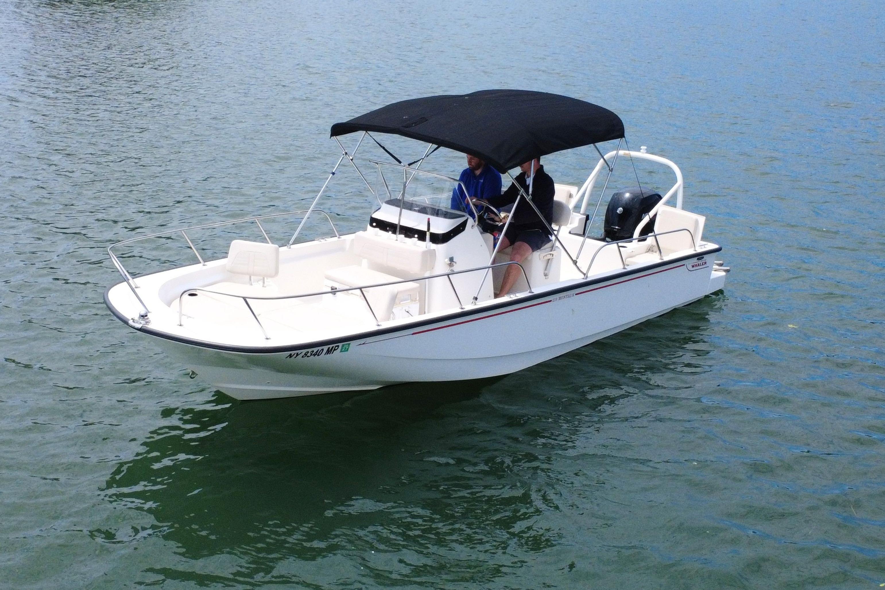2020 Boston Whaler 210 Montauk