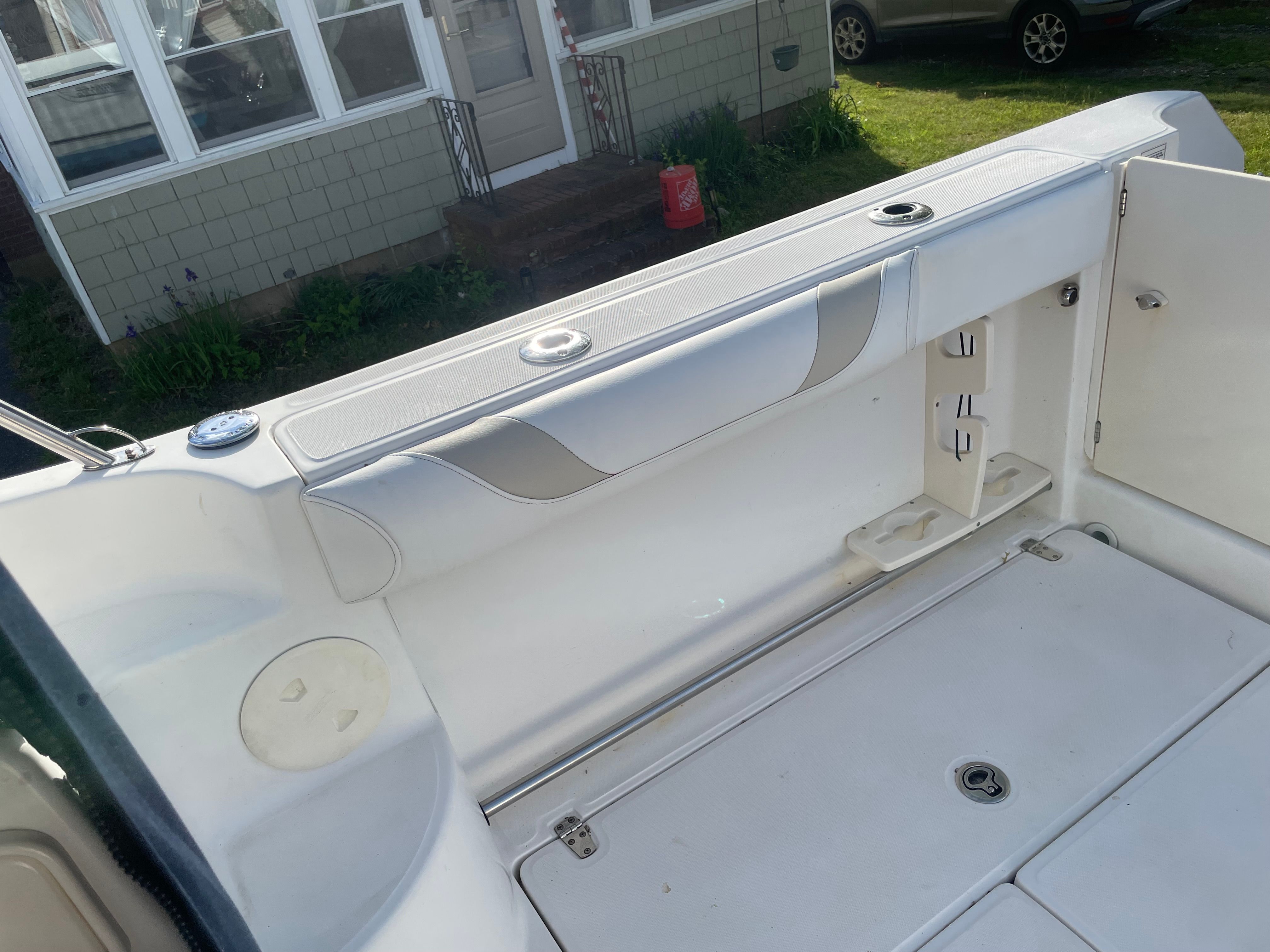 2009 Boston Whaler 255 Conquest - 48