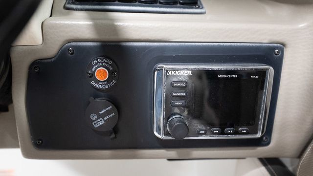 2020 Crownline E 255 - 13