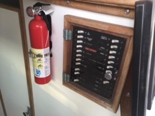 1993 Regulator 26 Express Cruiser - 15