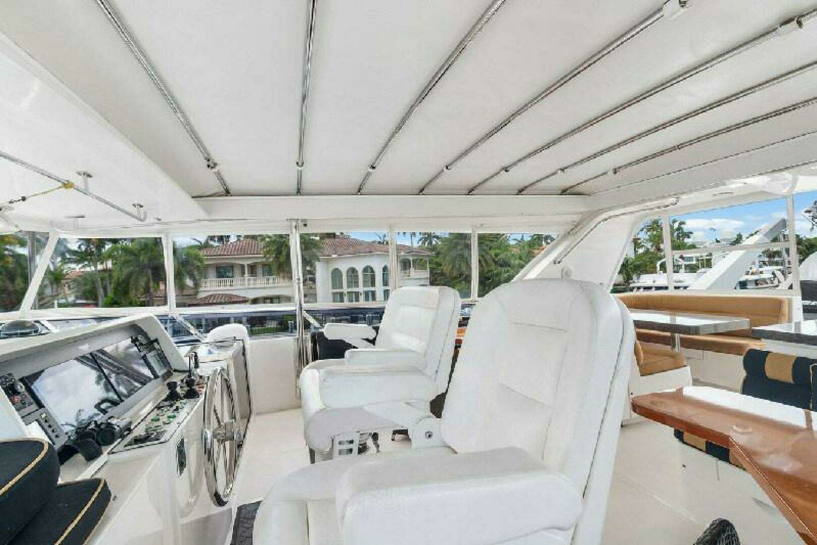 2006 Paragon Cockpit - Image 23
