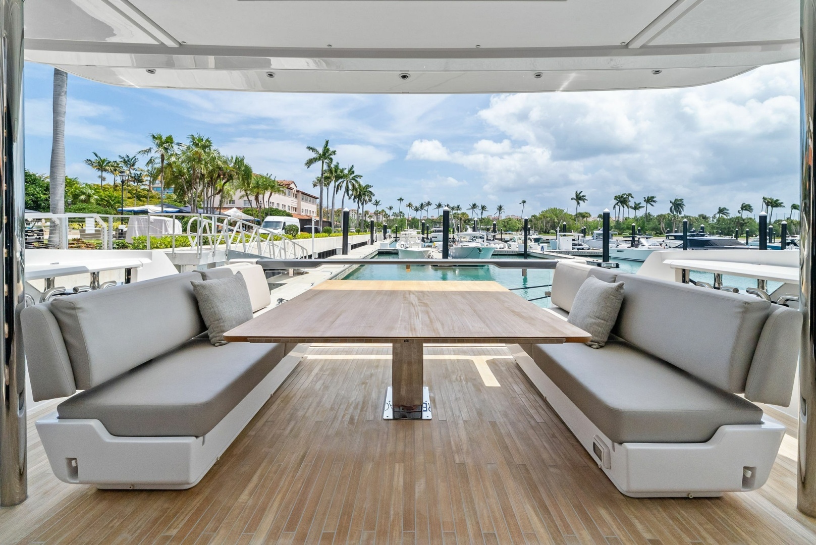 2023 Ferretti Yachts 860 - Image 10