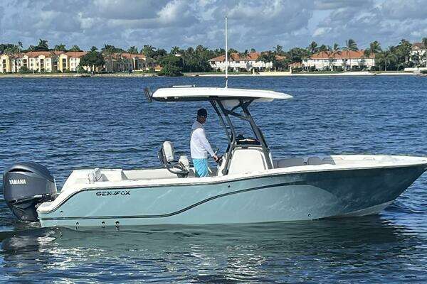 2022 Sea Fox 248 Commander
