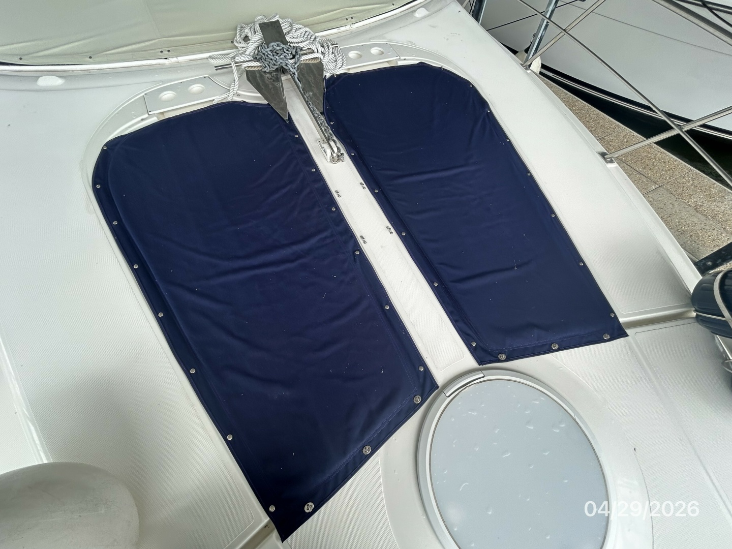 2000 Cruisers Yachts 4450 - Image 10