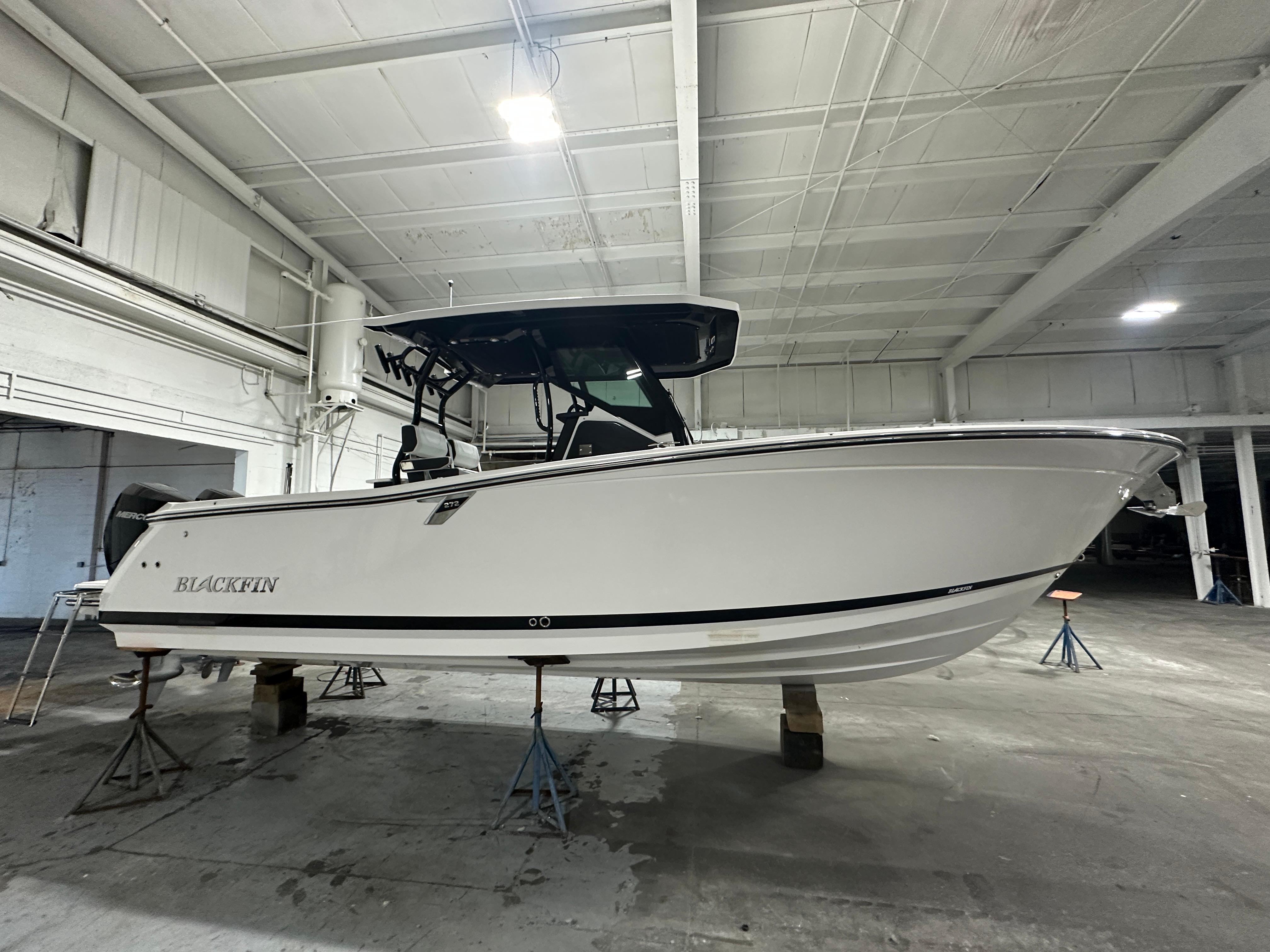 2025 Blackfin 272 CC