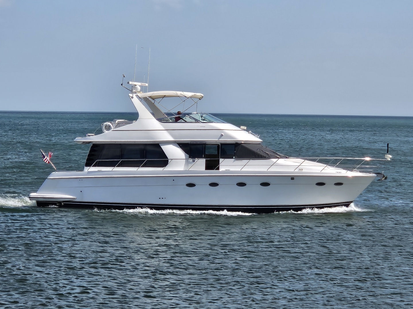 1999 Carver 530 Voyager - Image 2