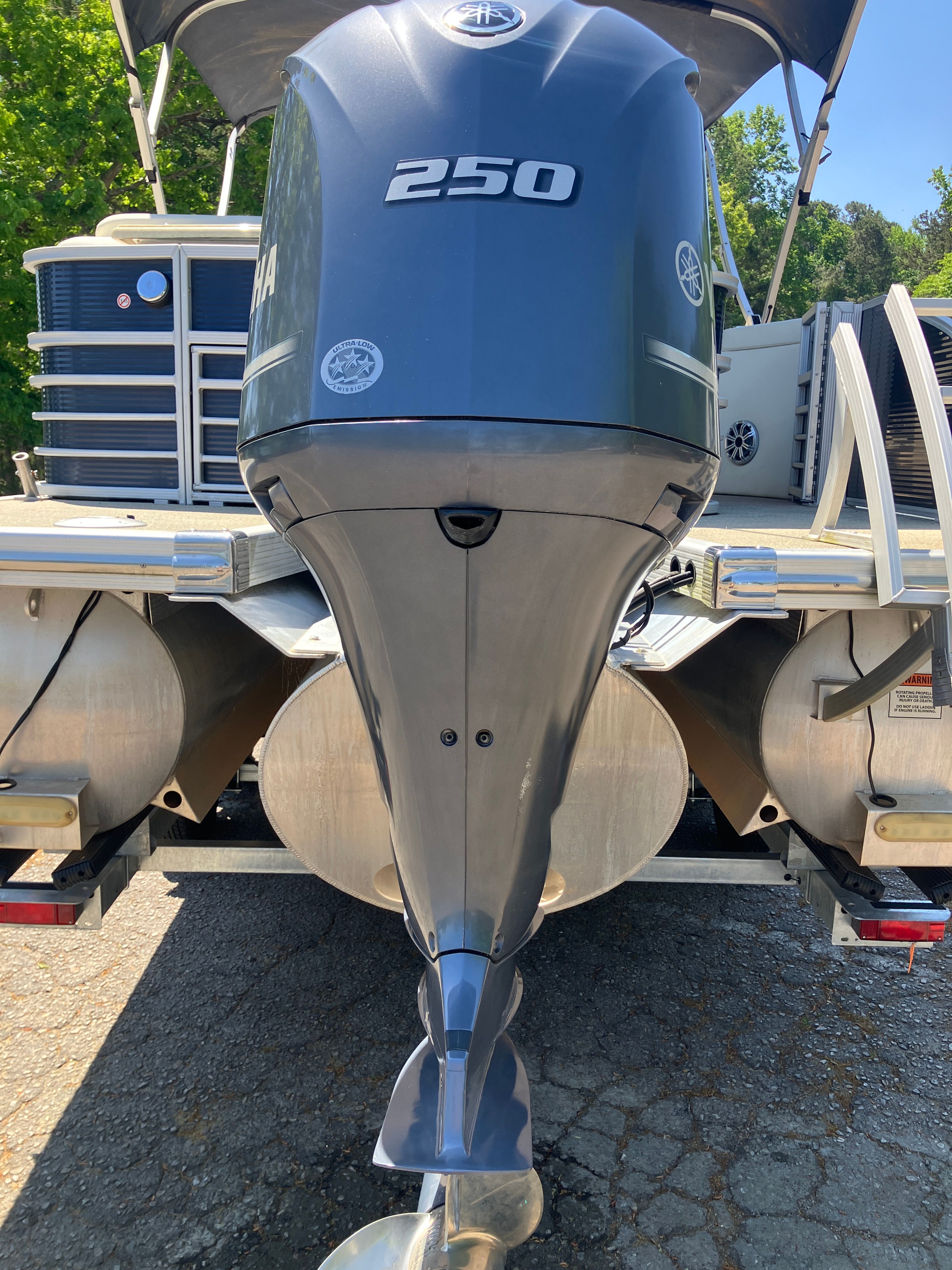 2019 Bennington 23 QLC - 23