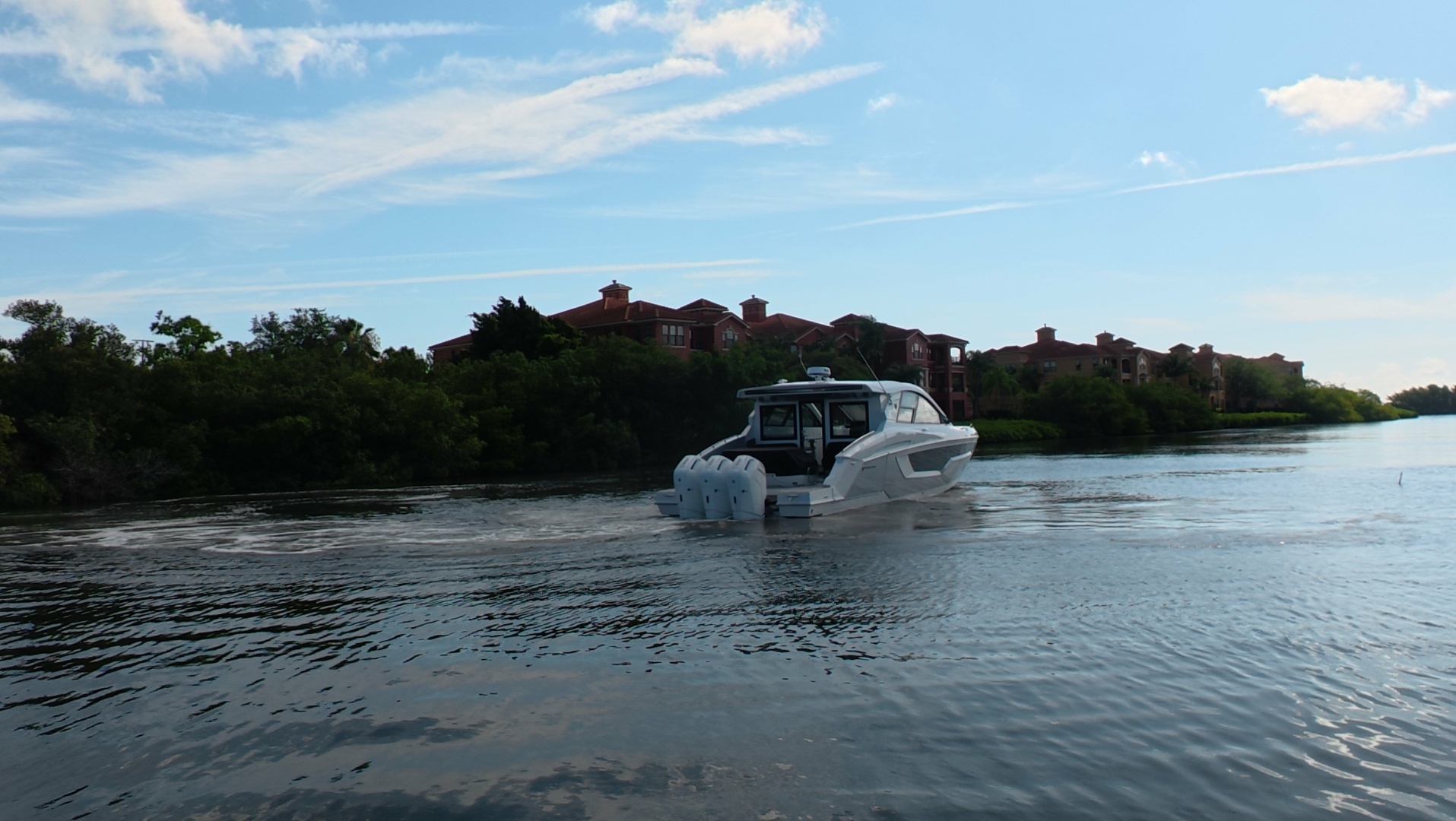 2026 Cruisers Yachts 50GLS OB - Image 16