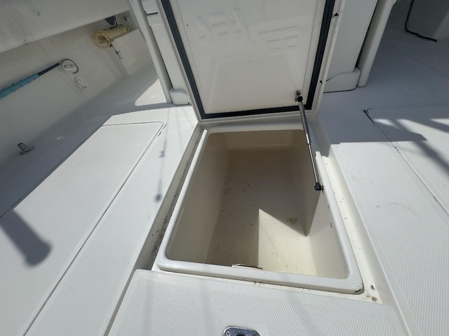 2014 SeaVee 340B - Image 26
