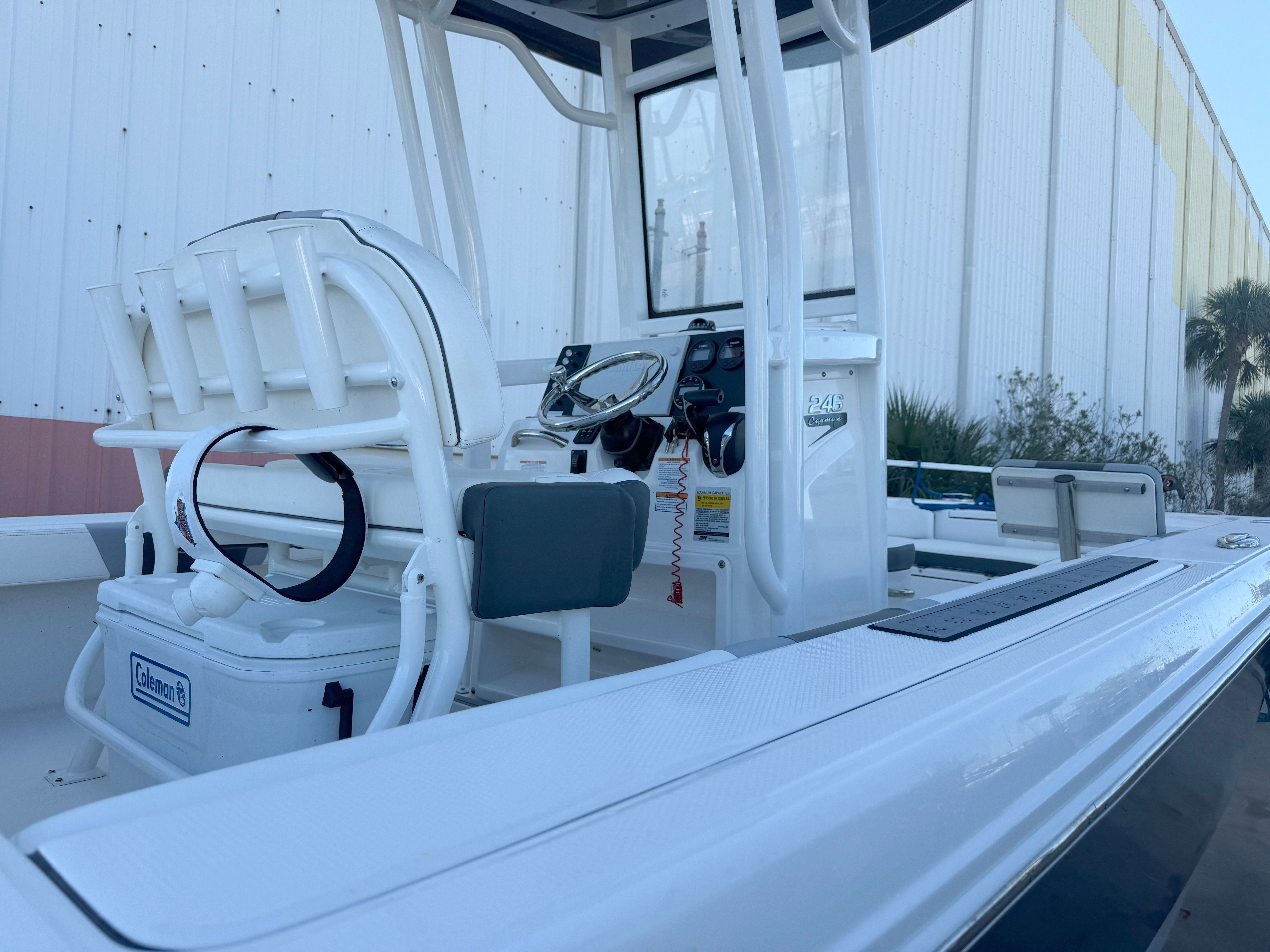 2023 Robalo 246 Cayman - 5