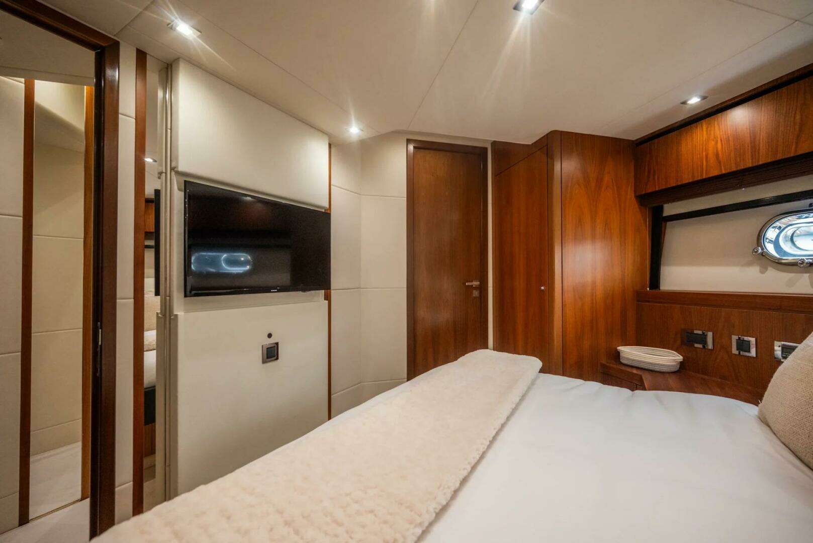 2015 Sunseeker 75 - Image 28
