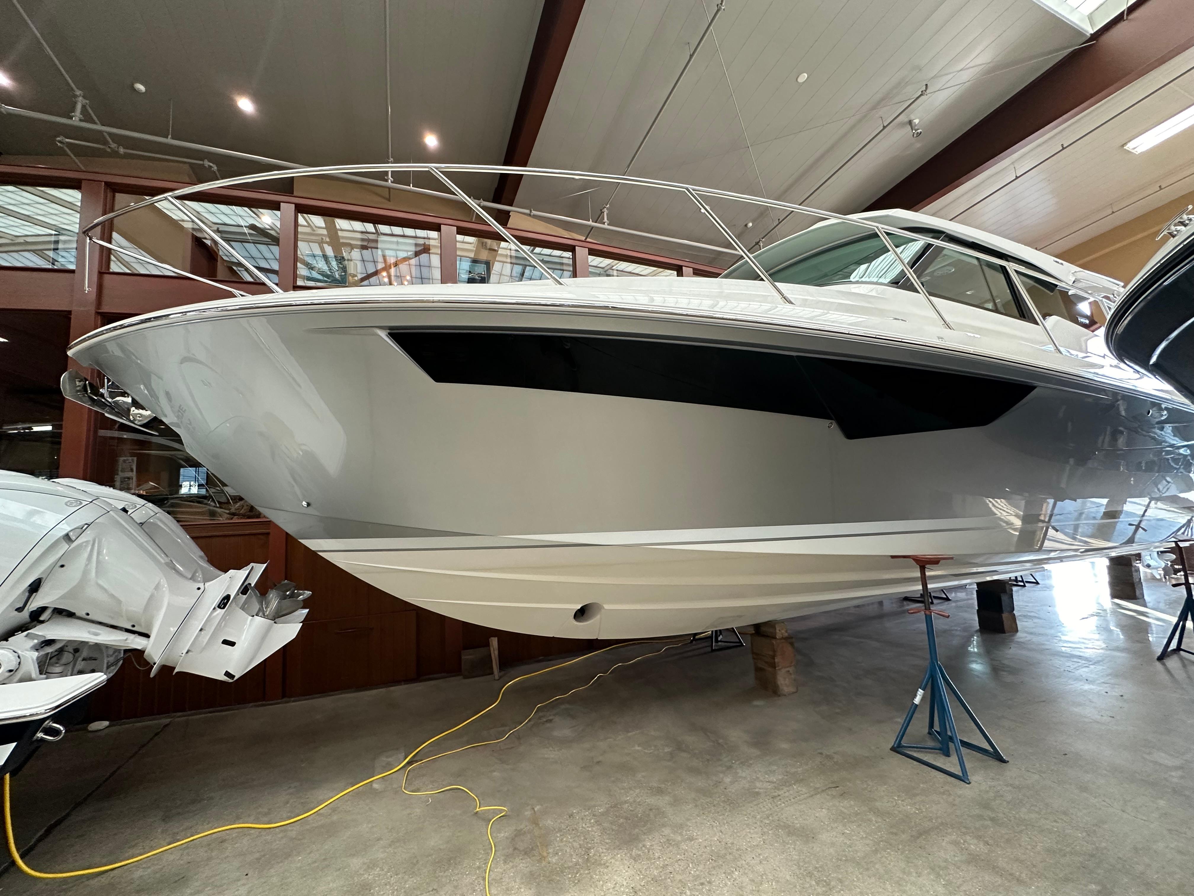 2022 Tiara Yachts 43 LE