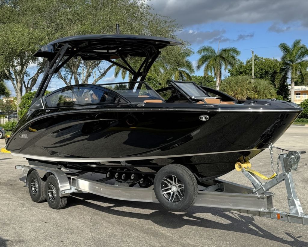 2026 Yamaha Boats 275SD
