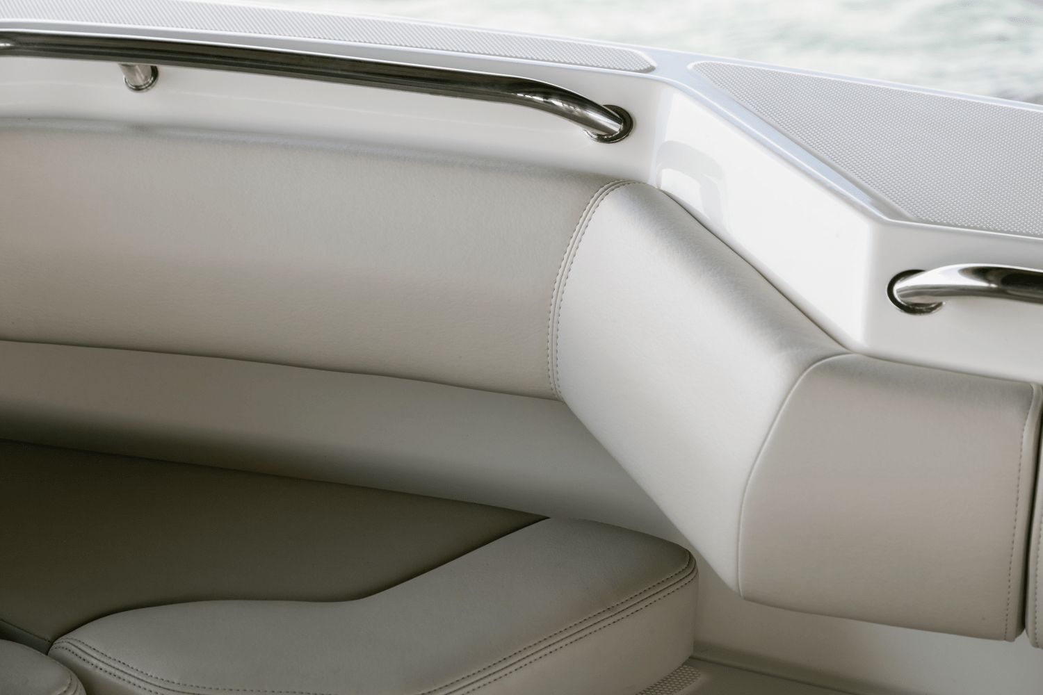 2026 Boston Whaler 280 Outrage - 124