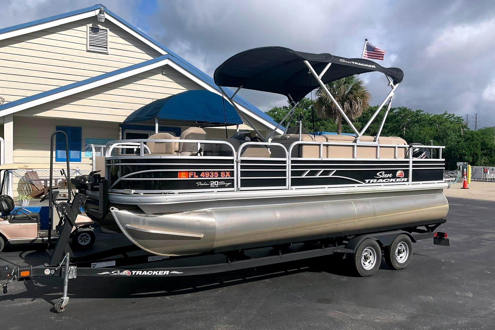 2021 Sun Tracker Fishin' Barge 20 DLX