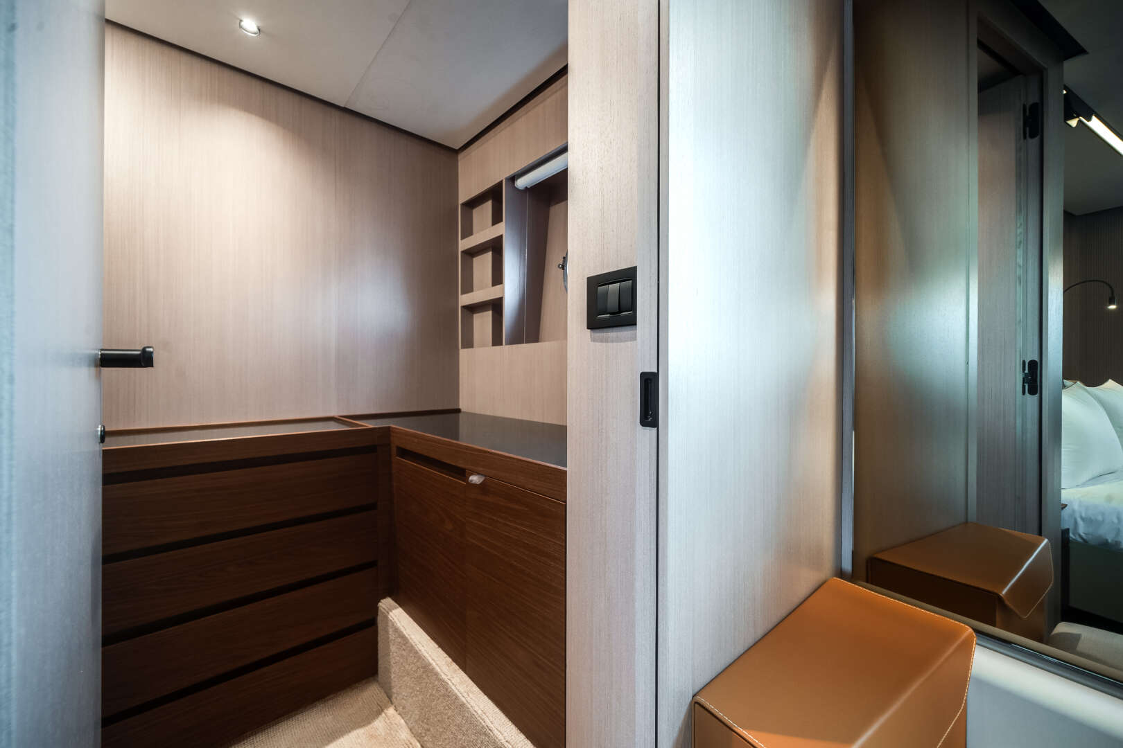 2026 Azimut S8 - Image 43