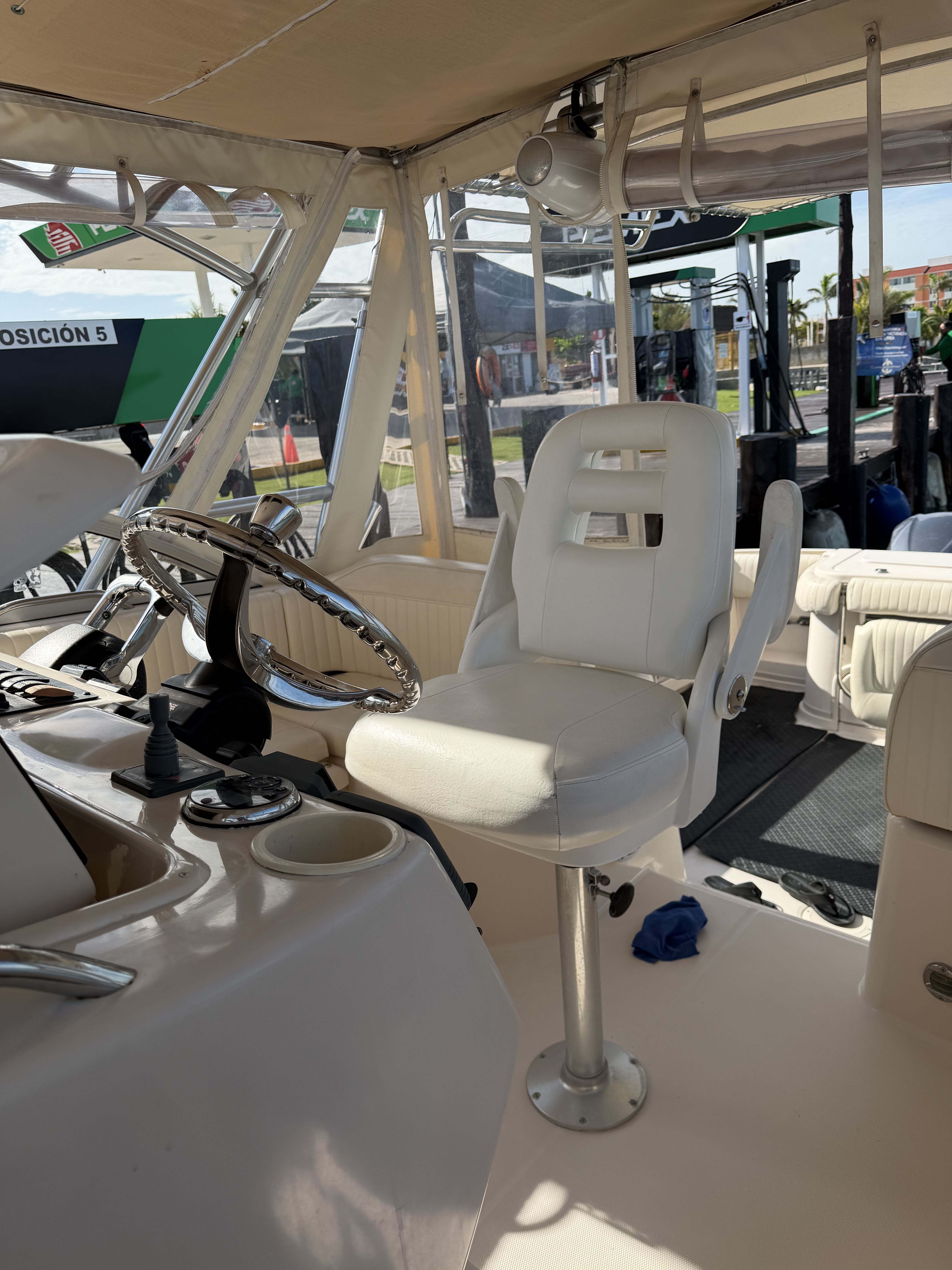 2006 Grady-White Express 330 - 6