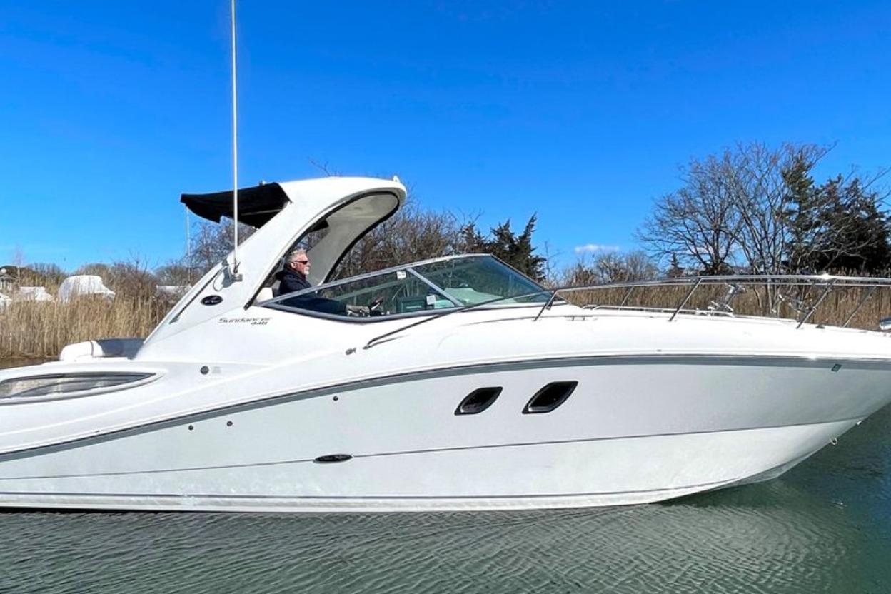 2011 Sea Ray Sundancer 330