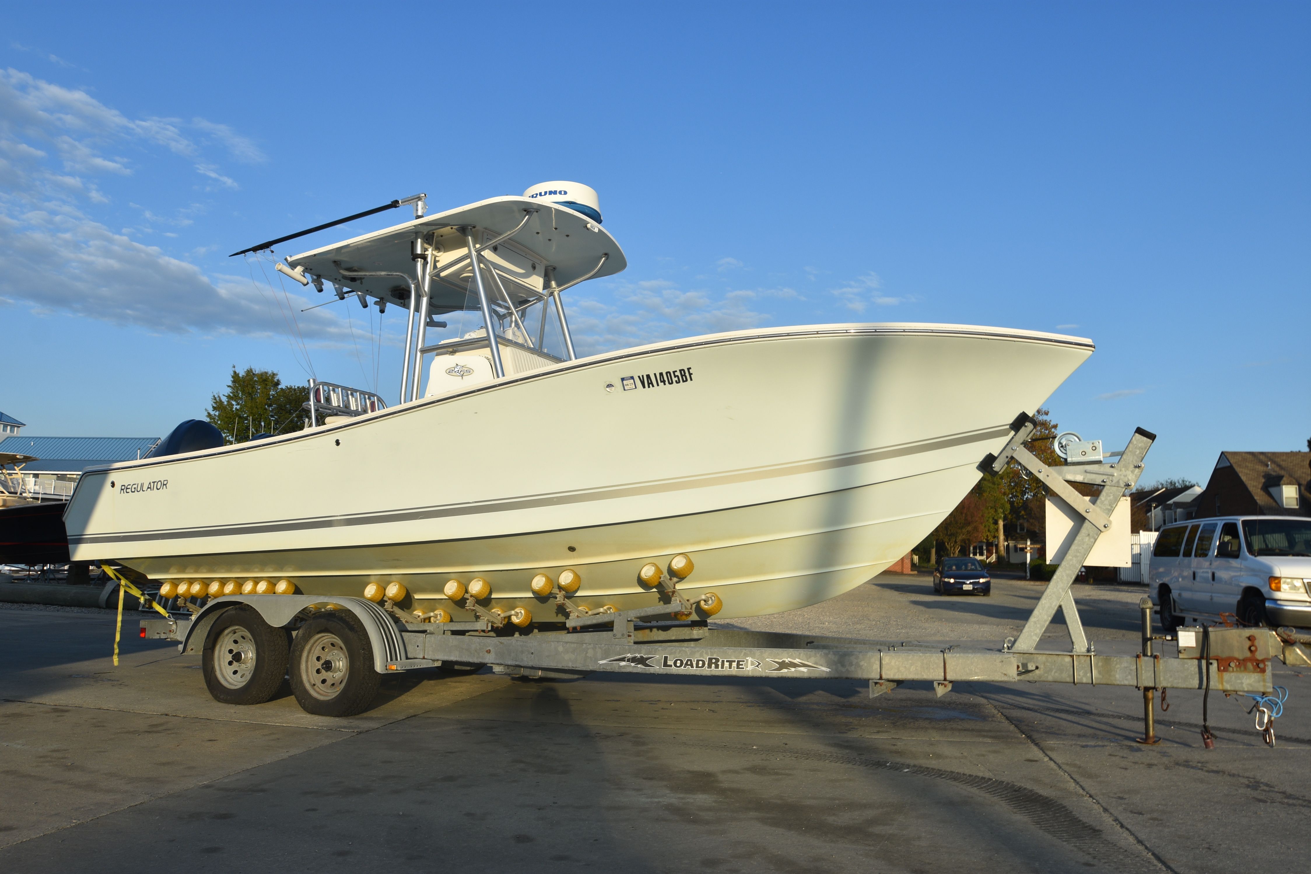 2005 Regulator 24 Forward Seating