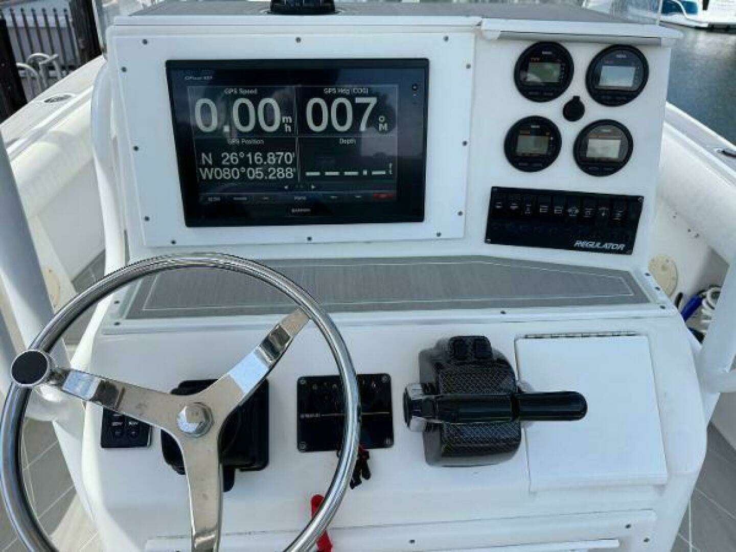 2005 Regulator 23 Center Console - Image 14