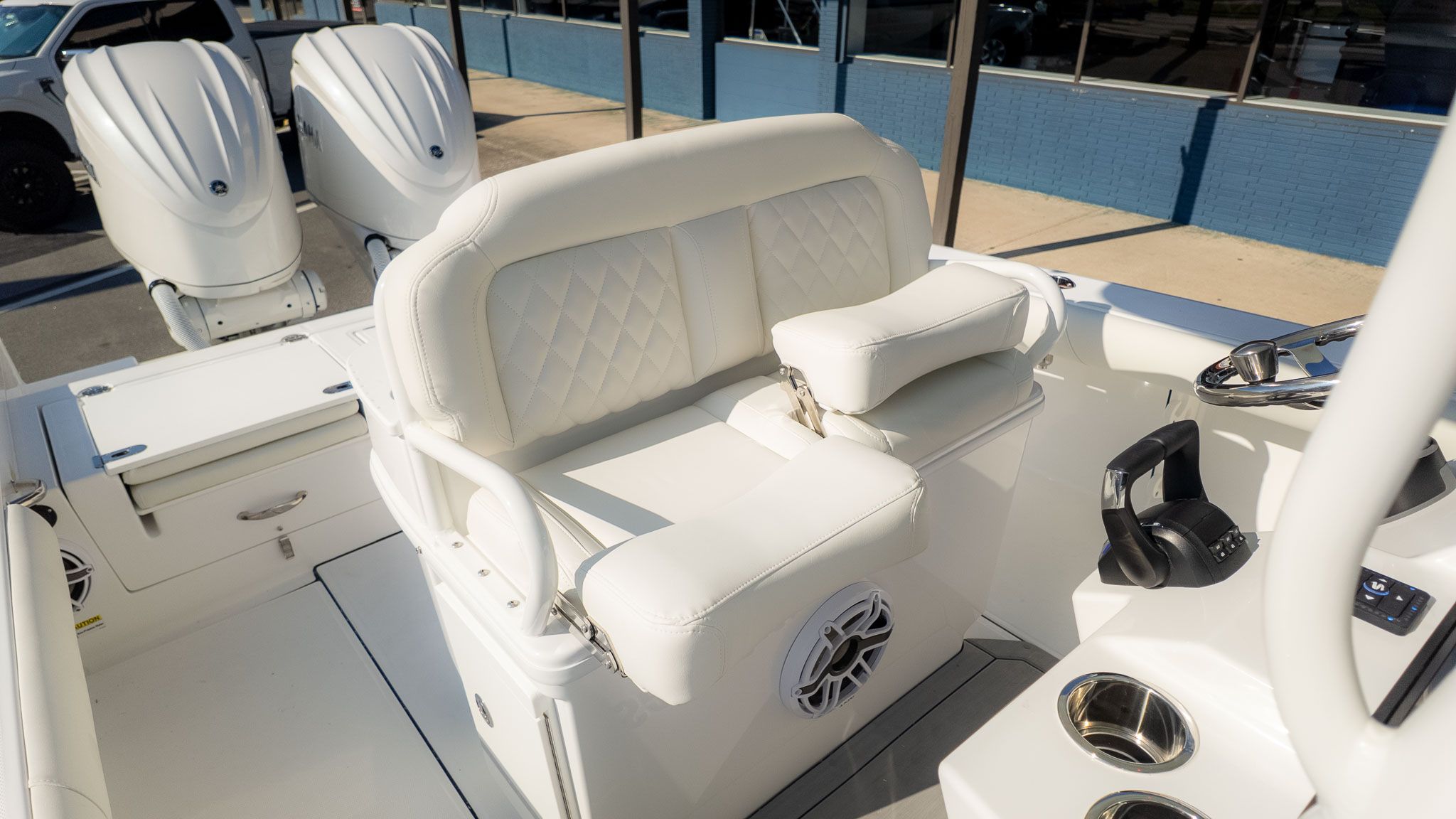 2027 Everglades 273 Center Console - 20