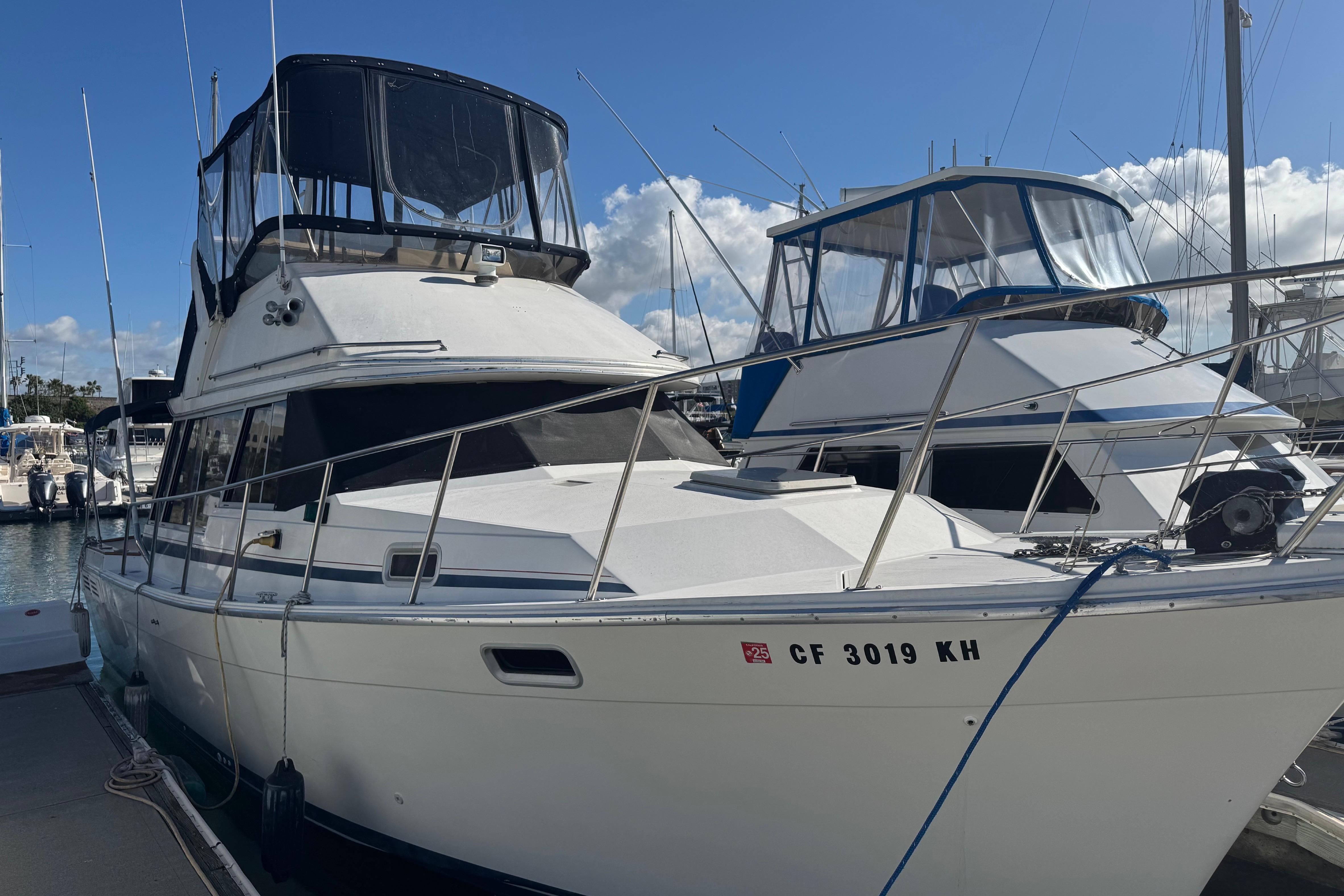 1987 Bayliner 3270 Motoryacht