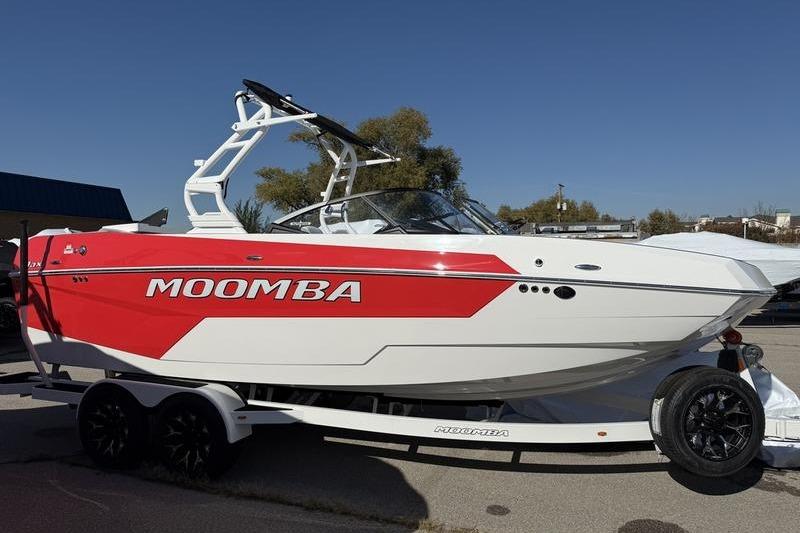 2025 Moomba Max