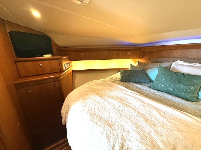 2007 Tiara Yachts 4200 Open - 35