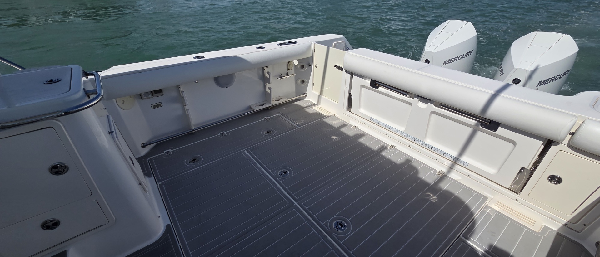 2007 Boston Whaler 305 Conquest - Image 6
