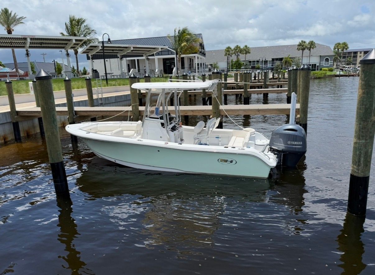 2022 Sea Hunt Ultra 219