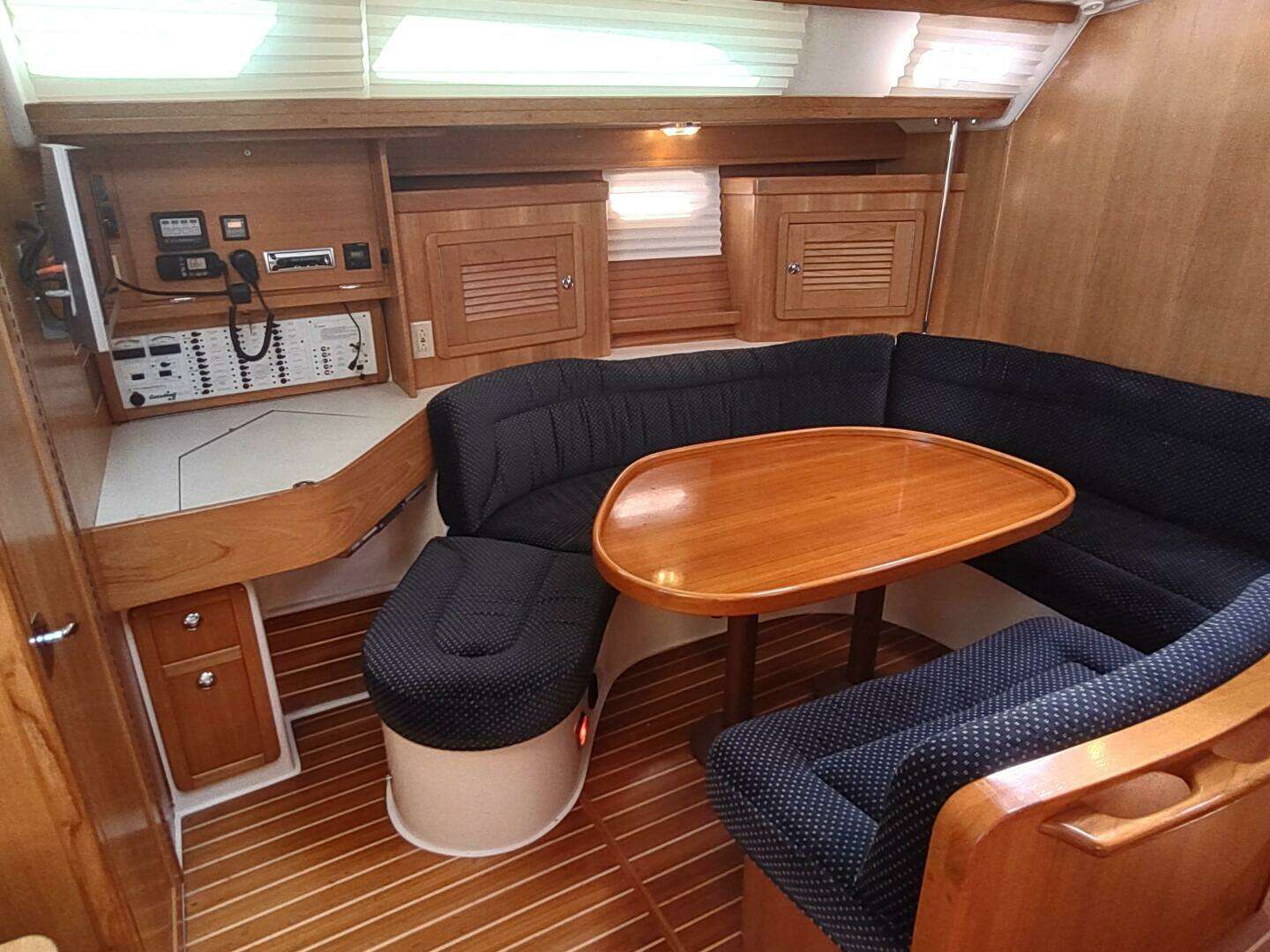 2005 Catalina 42 MKII - Image 29