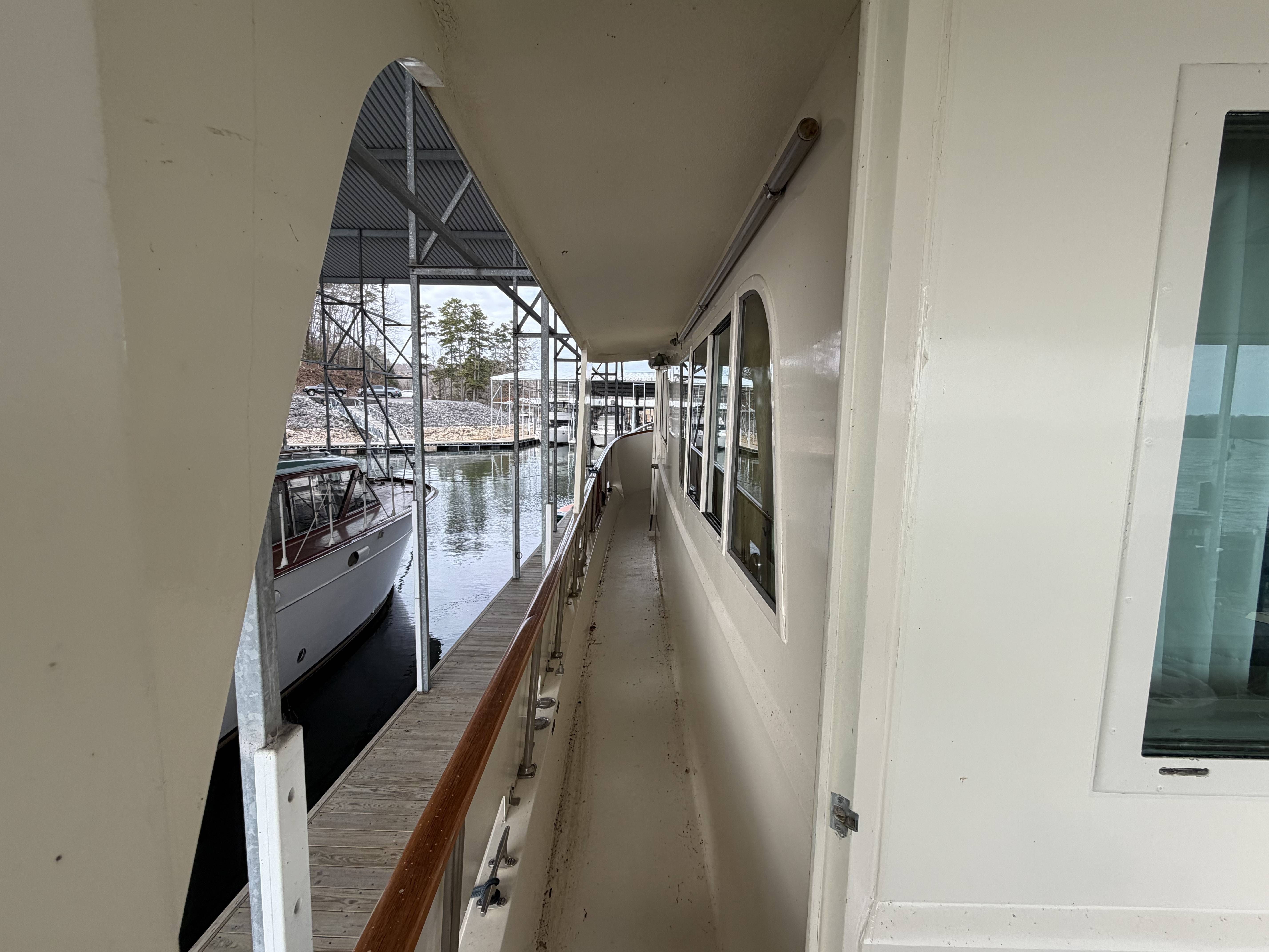 1975 Hatteras 58 Long Range Cruiser - 12