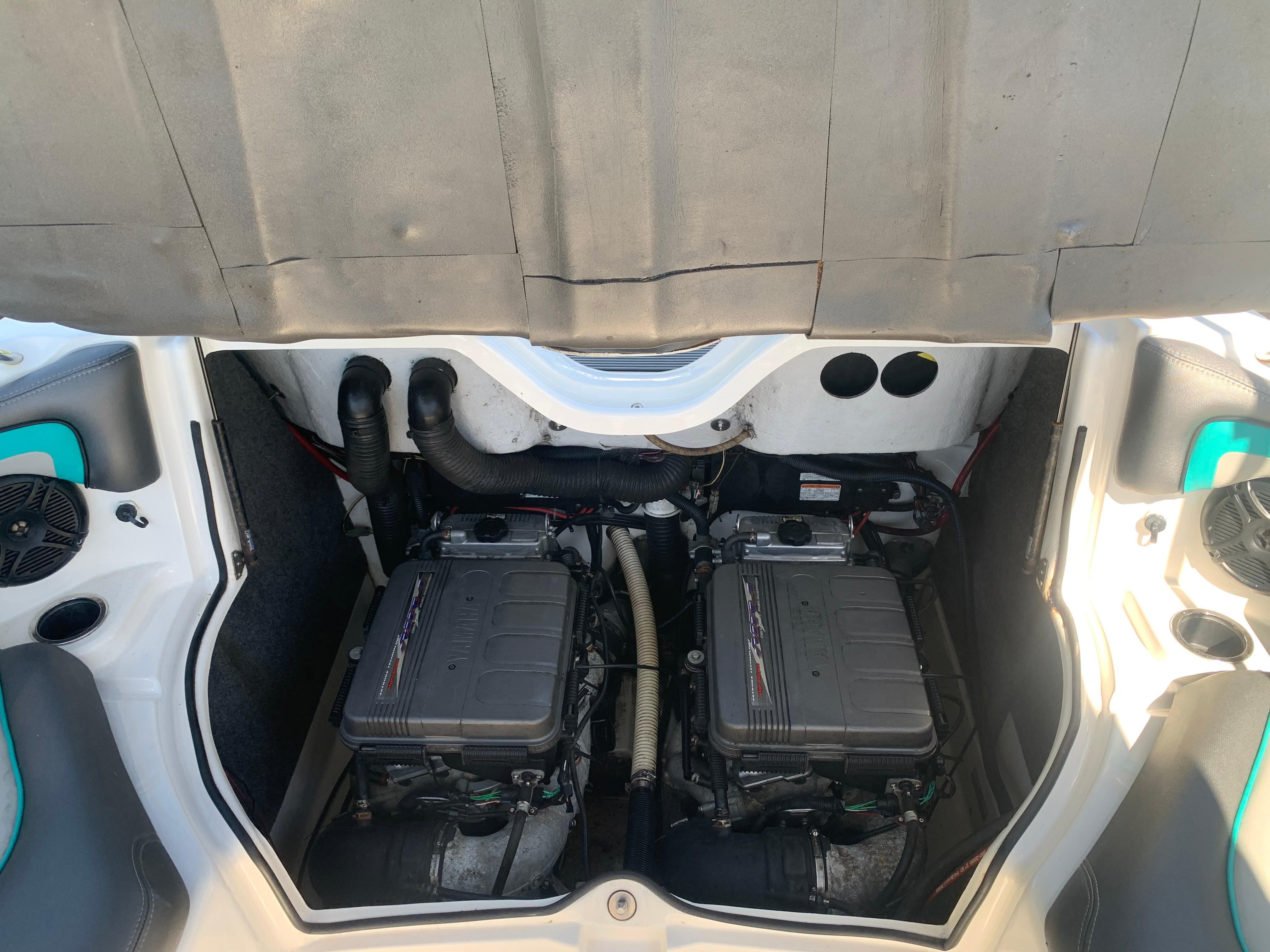 2010 Yamaha Boats 212SS - 27