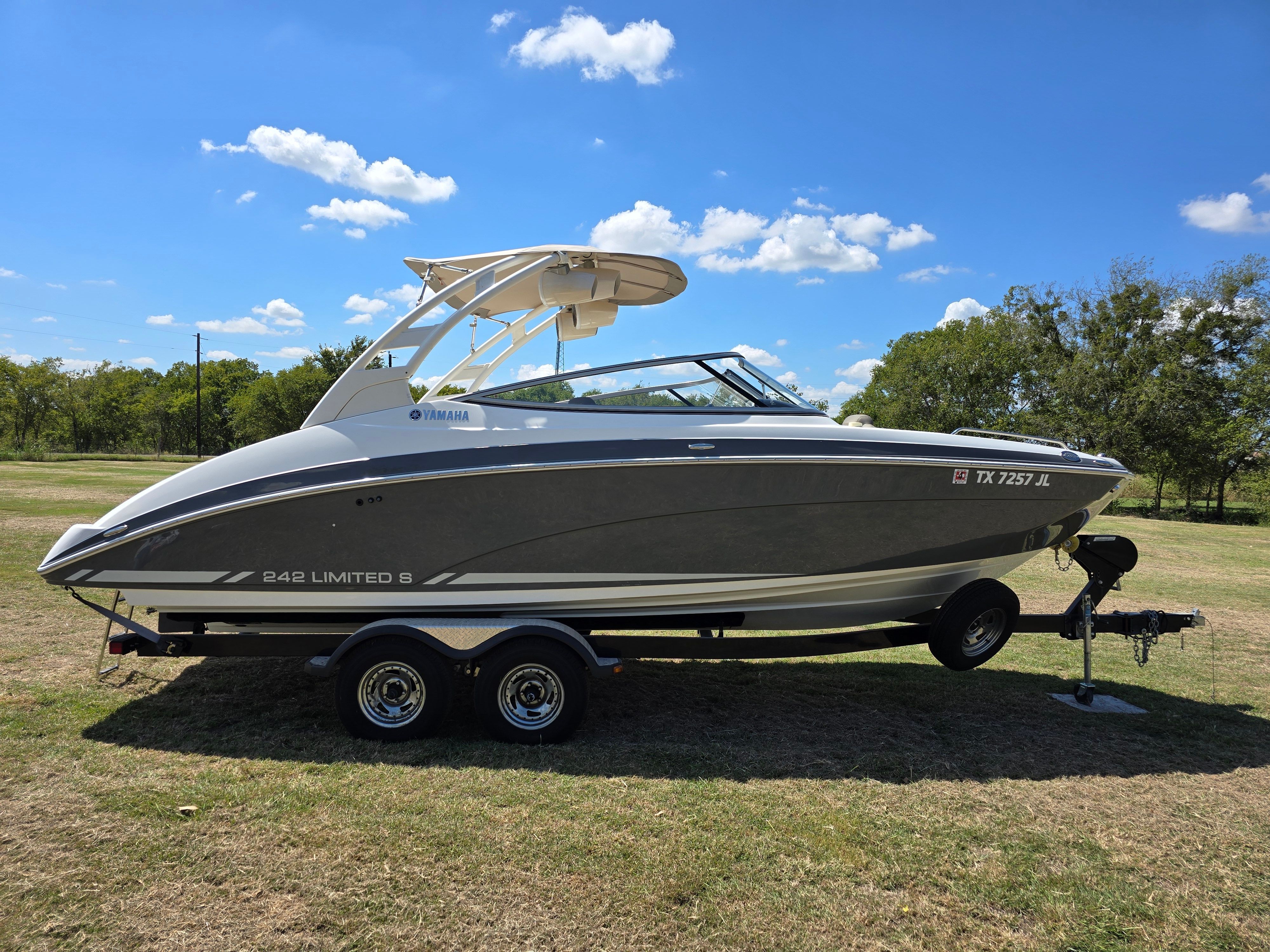 2015 Yamaha Boats 242 Limited S - 3