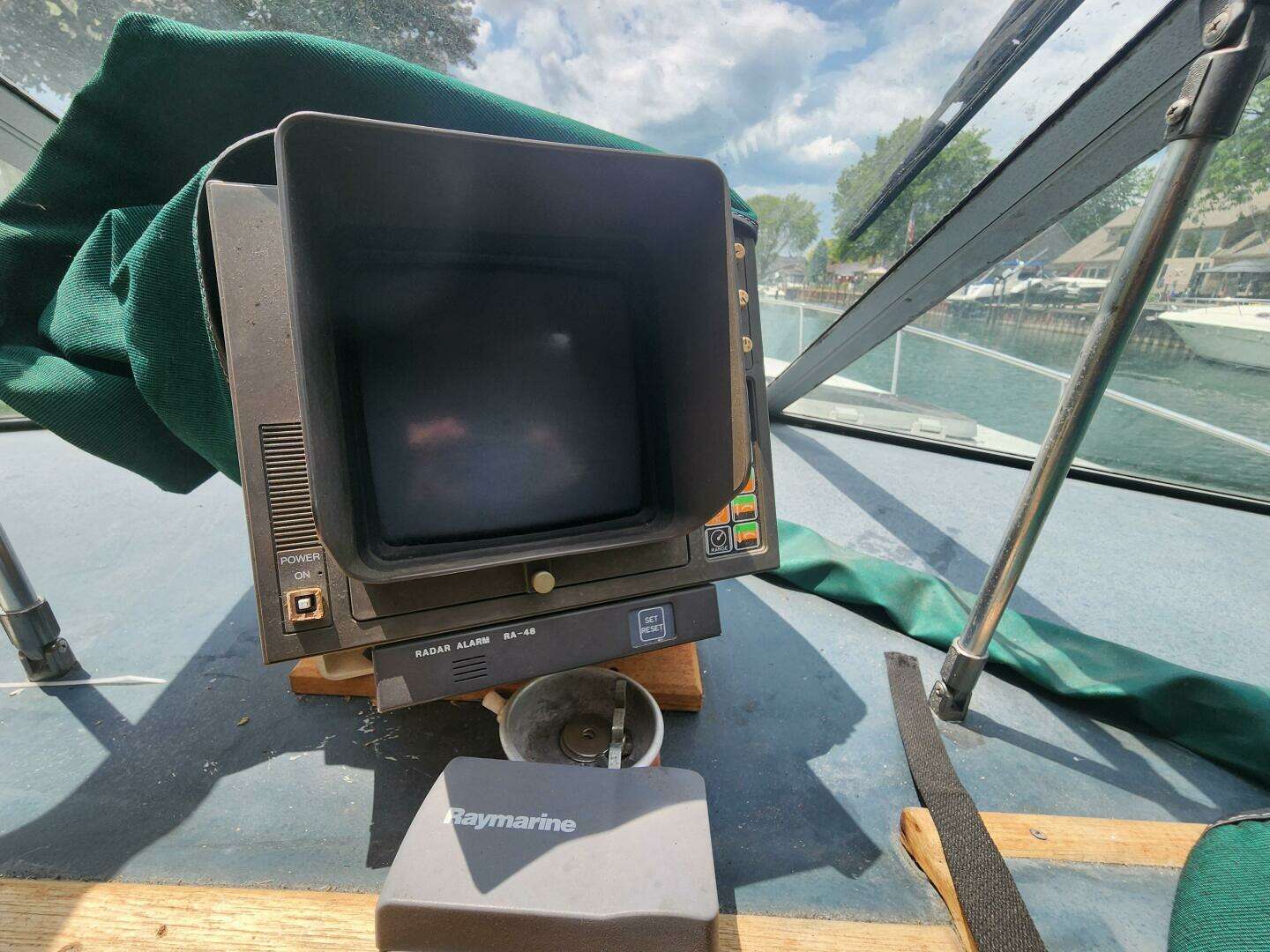 1987 Sea Ray — - Image 24