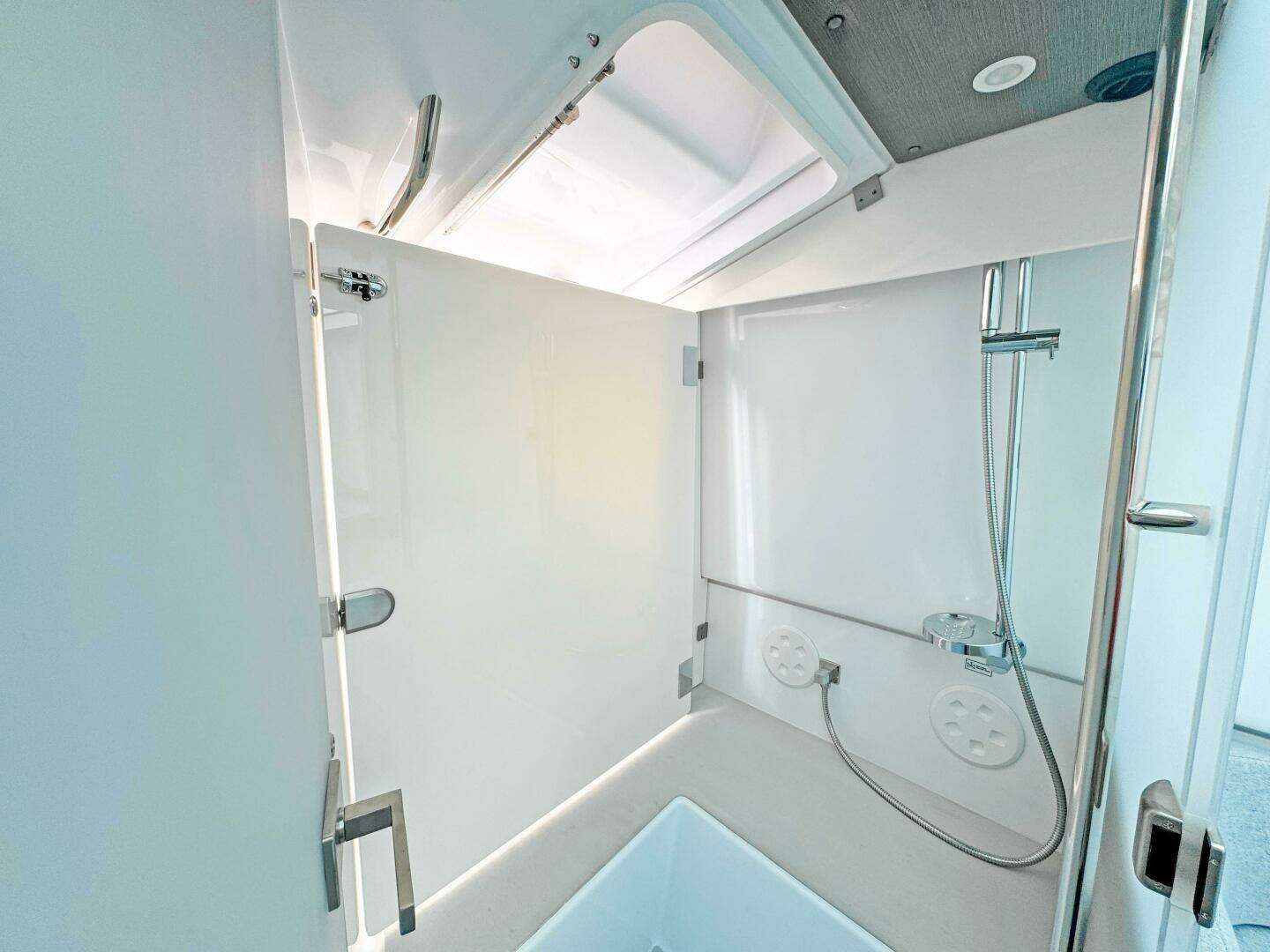 2024 Axopar 37 Sun Top - Image 25