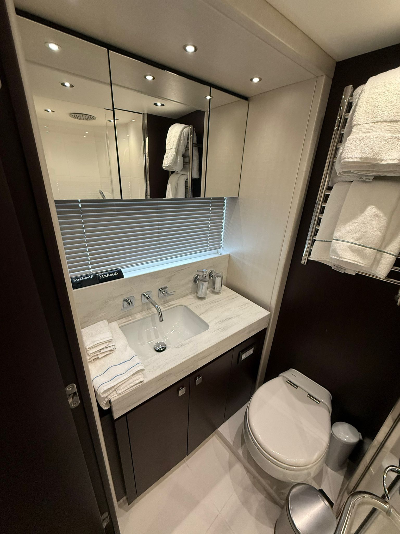 2021 Sunseeker 76 Yacht - 17