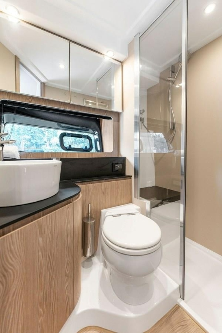 2021 Azimut Atlantis - Image 32