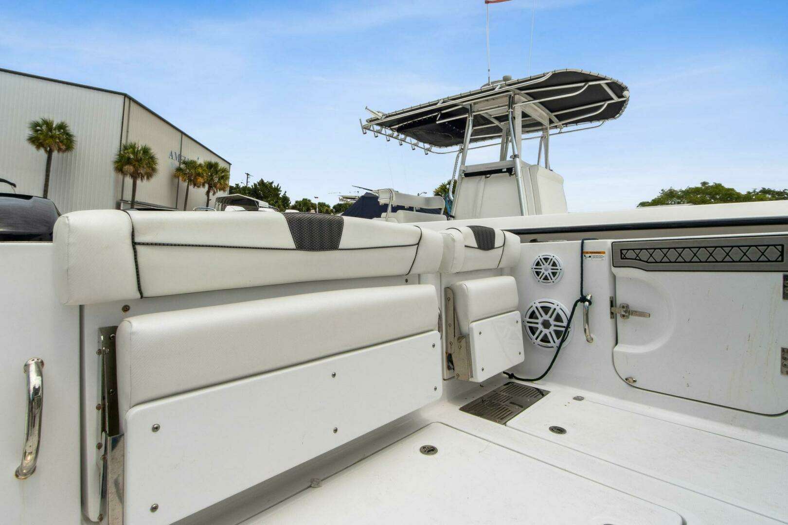 2023 Wellcraft 352 Fisherman Center Console - Image 9
