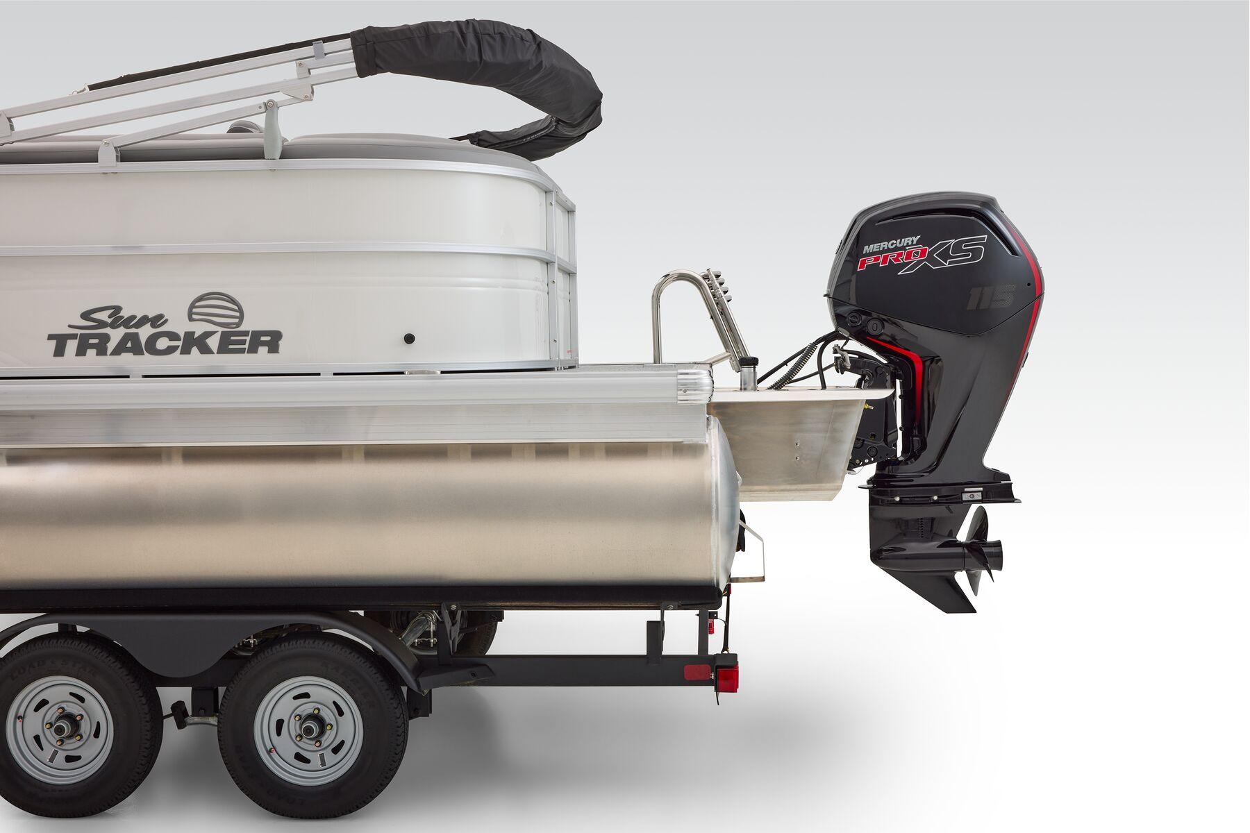2026 Sun Tracker Party Barge 20 DLX - 57