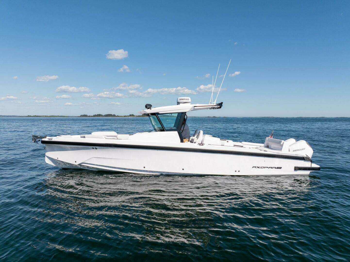 2025 Axopar CCX Center Console - Image 7