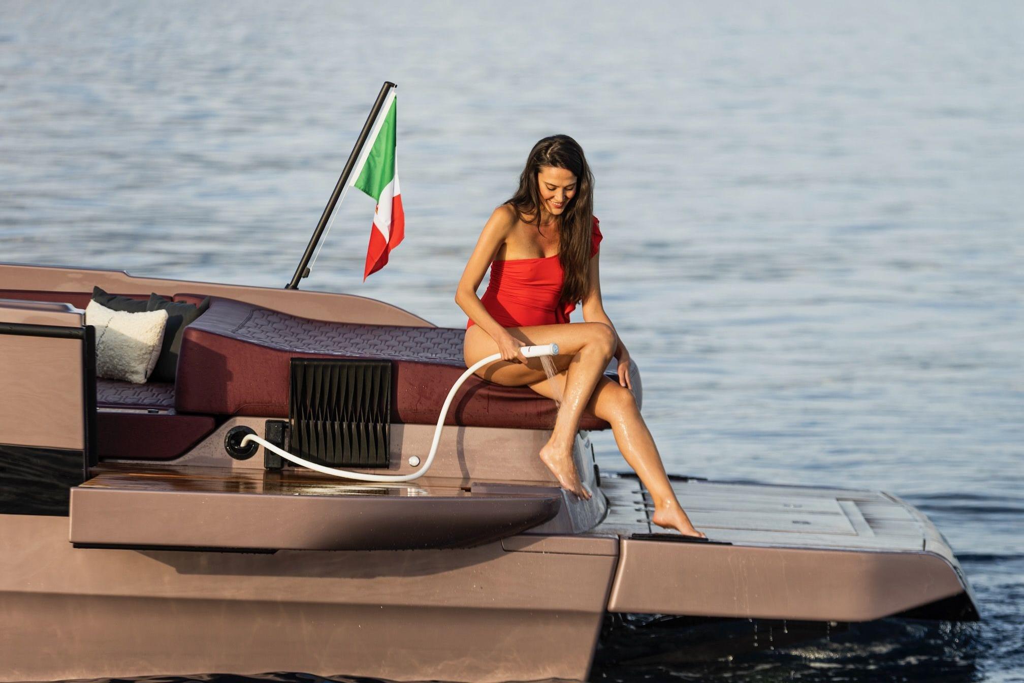 2026 Cranchi A32 Luxury Tender - 35