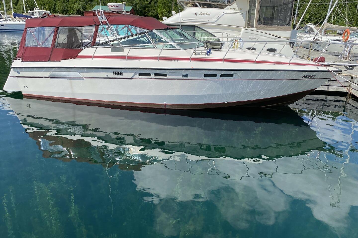 1988 Chris-Craft 332 Amerosport