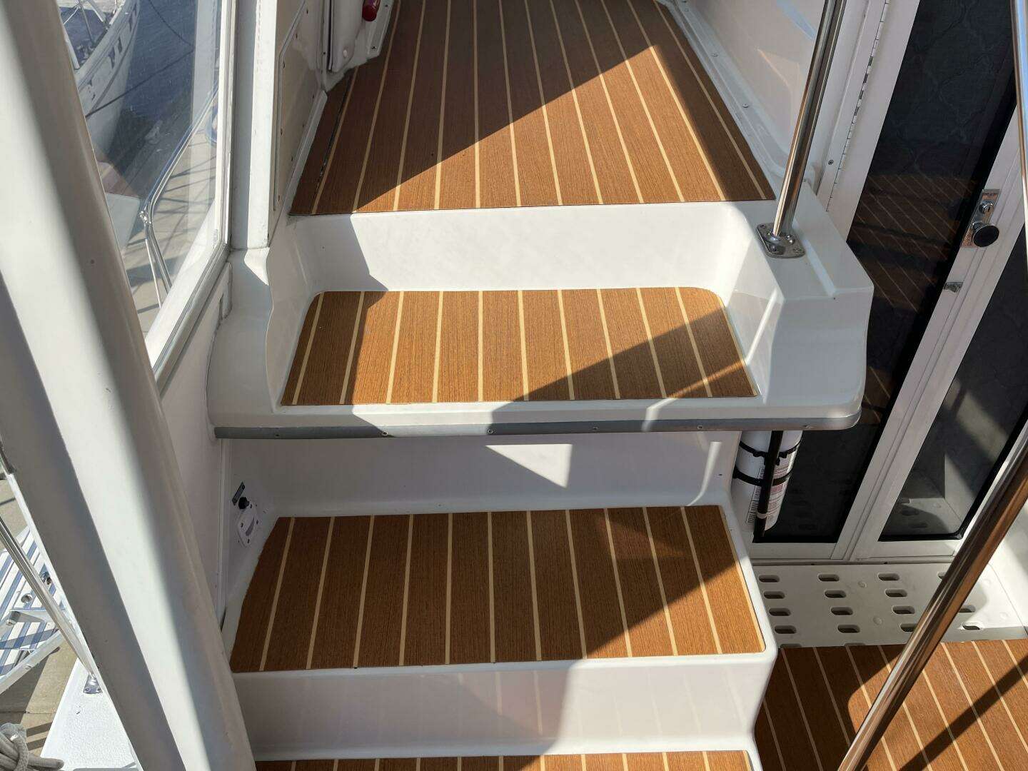 1995 Carver 440 Aft Cabin - Image 68