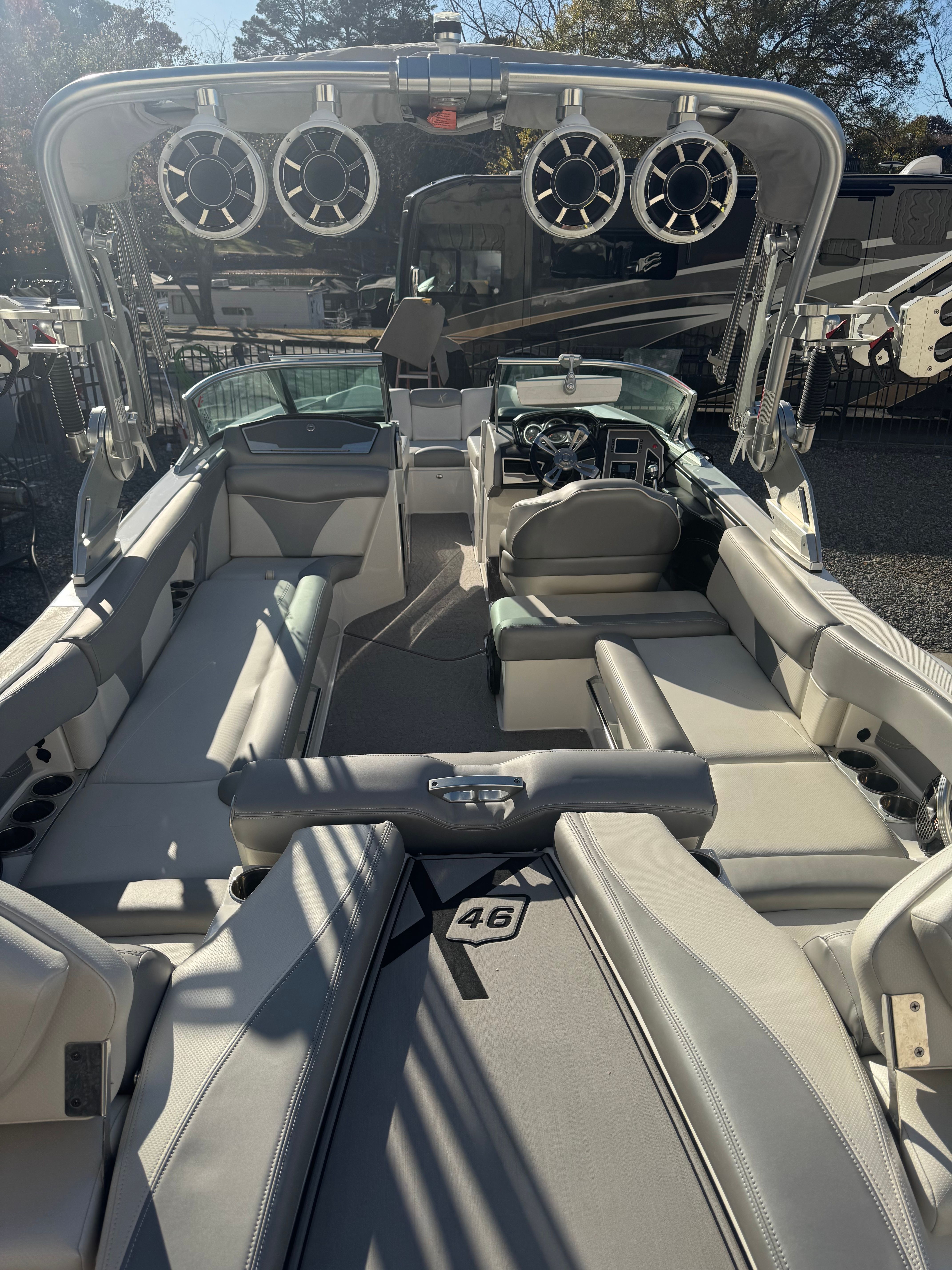 2018 MasterCraft X46 - 6